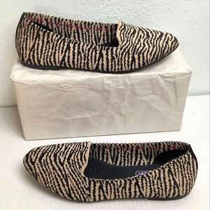 Sketchers Cleo Knitty Kitty Flat Shoes Women's Size 8.5 Tan/Black Casual